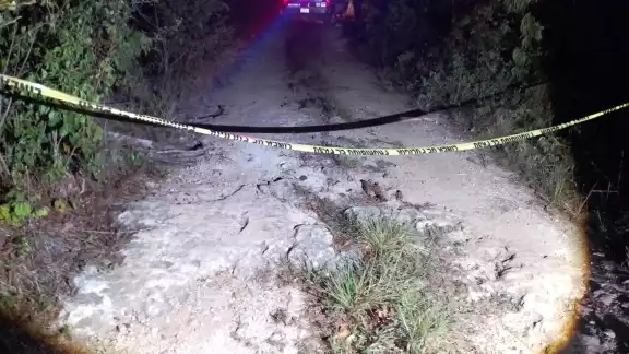 Fueron varios los minutos que les tomó a los uniformados llegar hasta el lugar exacto donde se encontraba el cuerpo Fueron varios los minutos que les tomó a los uniformados llegar hasta el lugar exacto donde se encontraba el cuerpo