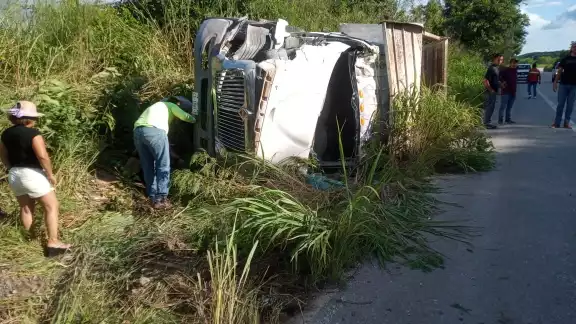 El tráiler se dirigía de Champotón a Escárcega El tráiler se dirigía de Champotón a Escárcega