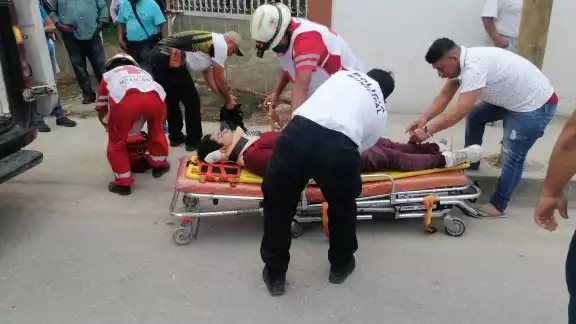 El motociclista fue llevado al IMSS de Escárcega El motociclista fue llevado al IMSS de Escárcega