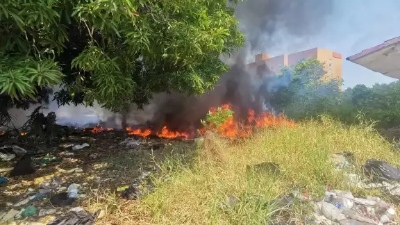 El predio donde ocurrió el siniestro fue sofocado por los bomberos, el terreno presuntamente pertenece a la familia Ongay desde hace décadas