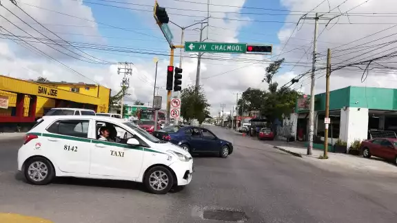 Se pide precaución debido a que se realizan trabajos en un carril de la citada arteria