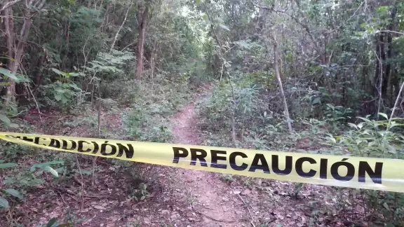 El área permanece acordonada por las autoridades El área permanece acordonada por las autoridades