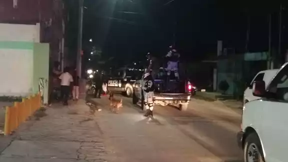 Personal de la FGE Quintana Roo cumplimentaron la orden de cateo en la delegación Alfredo V. Bonfil, dada por un Juez de Control Personal de la FGE Quintana Roo cumplimentaron la orden de cateo en la delegación Alfredo V. Bonfil, dada por un Juez de Control