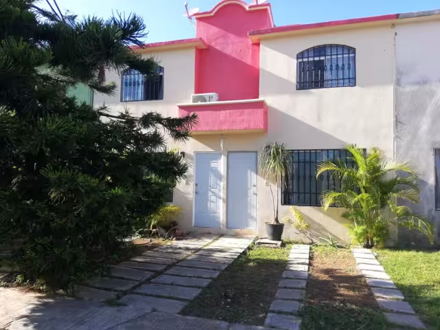 El cuerpo de bomberos, se llevó el tanque afectado a su central para evitar futuros incendios