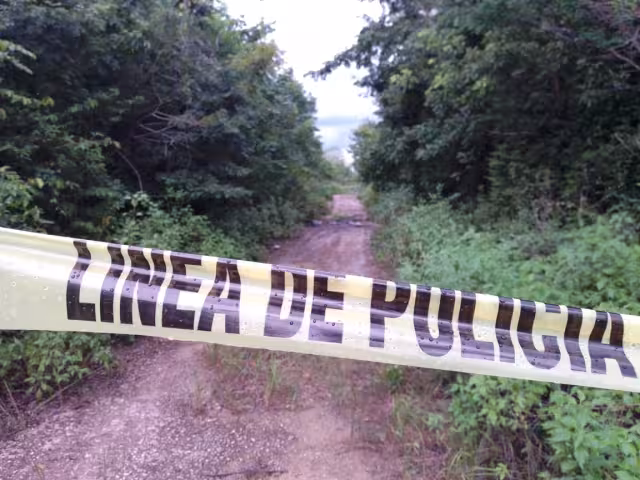 Los cuerpos fueron trasladados al Semefo de Cancún para practicarles la necropsia de ley y establecer las causas de sus fallecimientos