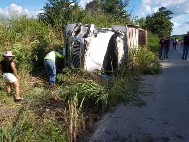 El tráiler se dirigía de Champotón a Escárcega