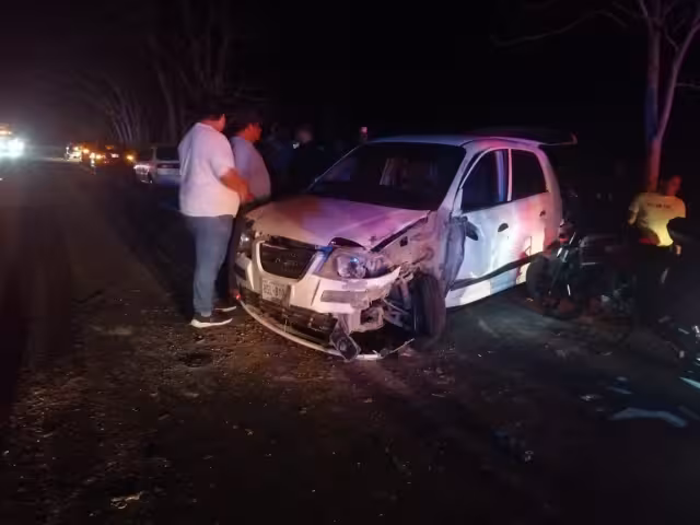 Al sitio del accidente arribaron elementos de la Guardia Nacional de Carreteras