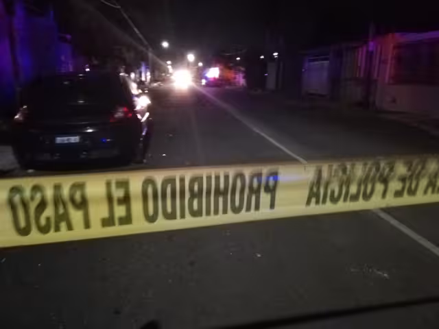 Las autoridades acordonaron el área del asesinato