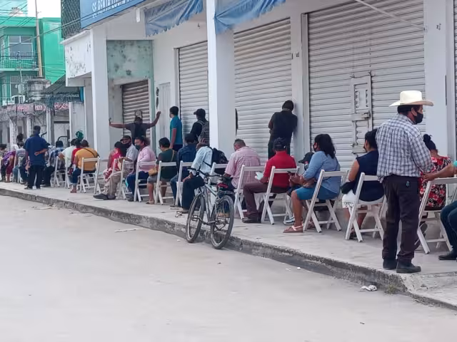 Respetando las medidas sanitarias inició el pago de apoyos