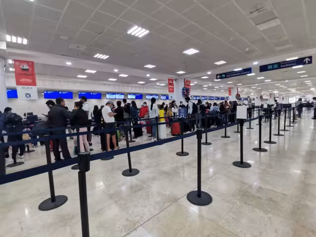 El Aeropuerto Internacional de Cancún oscila entre las 500 operaciones este sábado