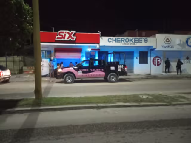 La tienda asaltada está sobre avenida Héctor Pérez Martínez de la colonia Morelos, en Campeche. Foto: Joaquín Guevara