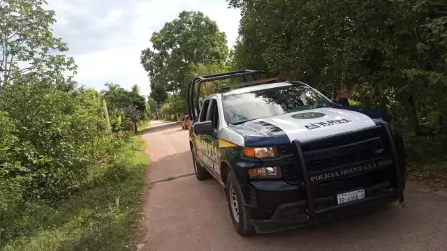 Policías arribaron al sitio para entrevistarse con el conductor
