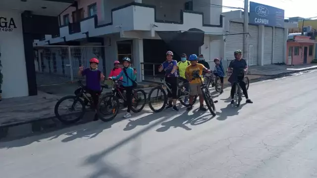 Niños y adultos disfrutaron por igual el paseo dominical