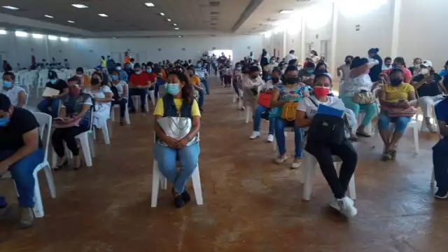 A fin de evitar aglomeraciones, durante los tres días se decidió dividir a los adolescentes por edad