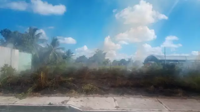 De acuerdo a testimonios recabados, el presunto responsable inició con la quema de desperdicios pero se le salió de control