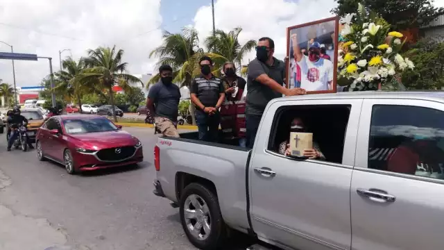 Las cenizas del fallecido recorrieron tres puntos de Cancún