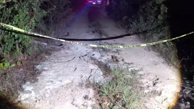 Fueron varios los minutos que les tomó a los uniformados llegar hasta el lugar exacto donde se encontraba el cuerpo