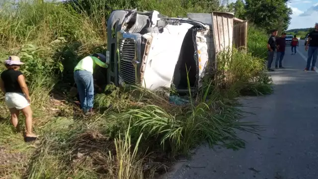 El tráiler se dirigía de Champotón a Escárcega