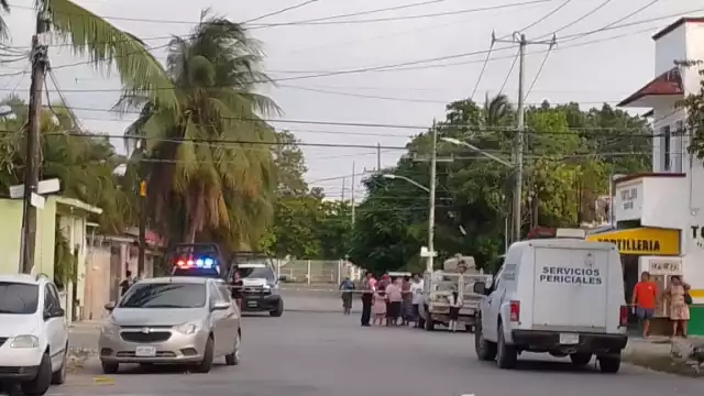 Los hombres heridos fueron trasladados a un hospital. Foto: David Pérez