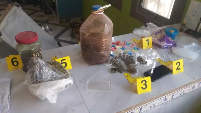 Diferentes tipos de droga, encontrada en el domicilio