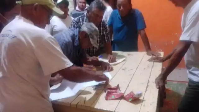 Los 441 comuneros se reunieron en una junta informativa para expresar su inconformidad