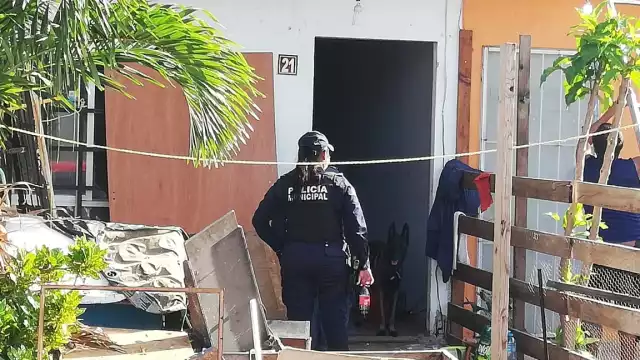 Policía de Quintana Roo abrió la puerta de manera violenta
