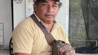 Adulto mayor llega a Escárcega en busca de sus familiares y pide apoyo ciudadano