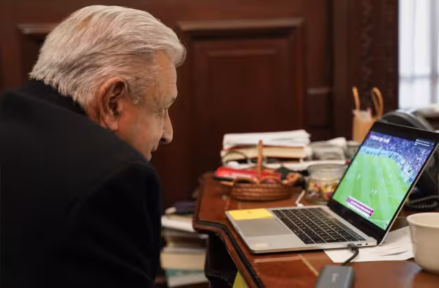 "La diferencia se llama Memo Ochoa”: AMLO celebra debut del 'Tri' en Mundial de Qatar 2022.