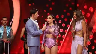 Isabela se enfrentó a duelo con Mar Rendón, donde interpretarón  la canción ‘Ojos Así' de Shakira.