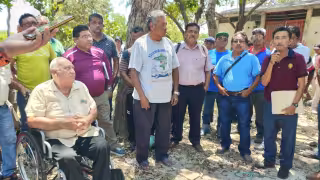 Pescadores de Carmen exigen apoyos tras derrame de Pemex