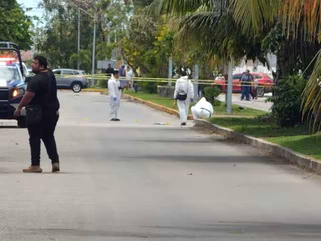 El área fue acordonada por Policía Municipal y peritos criminalistas de la FGE