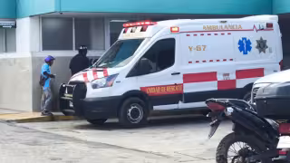 Hombre cae de su hamaca y queda con posible lesión en la columna en Tizimín