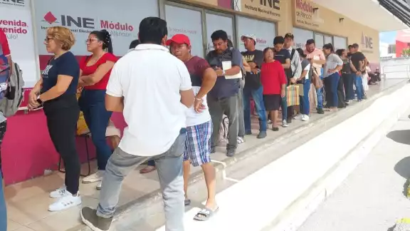 El lunes 22 de enero los módulos del INE permanecerán abiertos hasta las 24:00 horas El lunes 22 de enero los módulos del INE permanecerán abiertos hasta las 24:00 horas