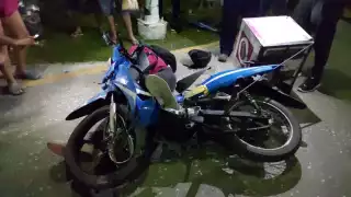Sus compañeros motociclistas llegaron para auxiliarlo, pero lo consideraron muerto por lo que llamaron a emergencias