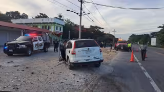 Choque deja a dos presuntos elementos de la Fuerza Aérea Mexicana en Tulum