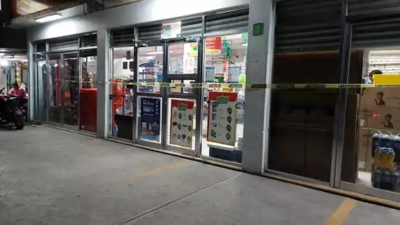 El pasado 2 de octubre, la farmacia ubicada en la colonia Puntilla de Ciudad del Carmen fue blanco de un asalto El pasado 2 de octubre, la farmacia ubicada en la colonia Puntilla de Ciudad del Carmen fue blanco de un asalto