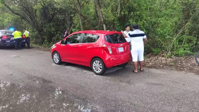 El conductor del automóvil particular fue multado tras el accidente registrado en la Zona Poniente de Playa del Carmen