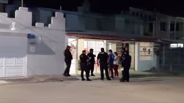 Al lugar arribaron elementos de la Policía Estatal quiénes ingresaron al predio