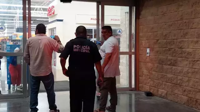 Al lugar arribó la policía municipal para brindar apoyo al menor de edad