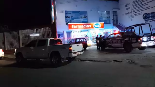 El sujeto llegó abordo de una bicicleta y se hizo pasar por un cliente para asaltar la farmacia