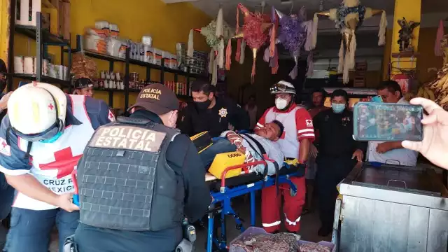 Hombre recibe descarga eléctrica por cable de alta tensión en ciudad del Carmen