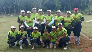 Equipos femeniles de softbol se preparan para la semifinal de intercomunidades