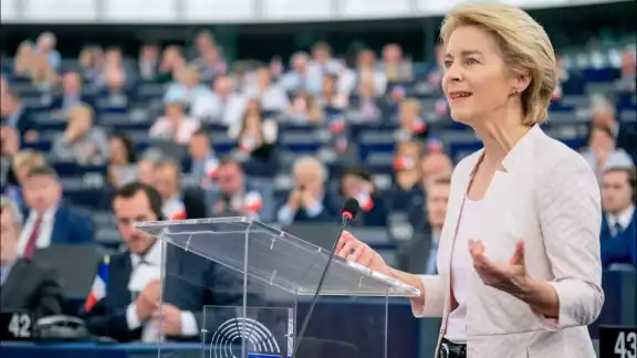 Ursula von der Leyen se ha mantenido al pendiente de los ataques de Rusia a Ucrania aplicando medidas de castigo al país dirigido por Vladimir Putin Ursula von der Leyen se ha mantenido al pendiente de los ataques de Rusia a Ucrania aplicando medidas de castigo al país dirigido por Vladimir Putin