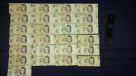 Sergio “N” y Karla “N”, fueron detenidos por su participación en el delito de extorsión, quedando a disposición de las autoridades correspondientes Sergio “N” y Karla “N”, fueron detenidos por su participación en el delito de extorsión, quedando a disposición de las autoridades correspondientes