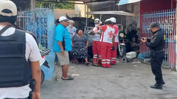 Los hechos se registraron alrededor de las 19:00 horas, cuando el ciudadano se encontraba en el interior de su domicilio ubicado sobre la avenida 10 de Julio Los hechos se registraron alrededor de las 19:00 horas, cuando el ciudadano se encontraba en el interior de su domicilio ubicado sobre la avenida 10 de Julio