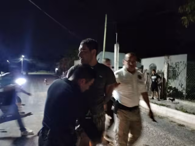 Después de una persecución  por varias colonias de la ciudad elementos de la Dirección  de Seguridad Pública, lograron detener en la colonia Revolución