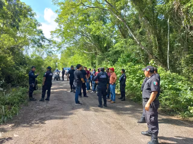 Rumores aseguran que el tercer pasajero se encuentra con vida al ser visto pidiendo un aventón