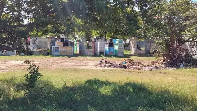 Especialistas, acompañados de la Semefo, tomaron
muestras de ADN para identificar los restos de los cadáveres. Se han interpuesto 19 denuncias contra los responsables