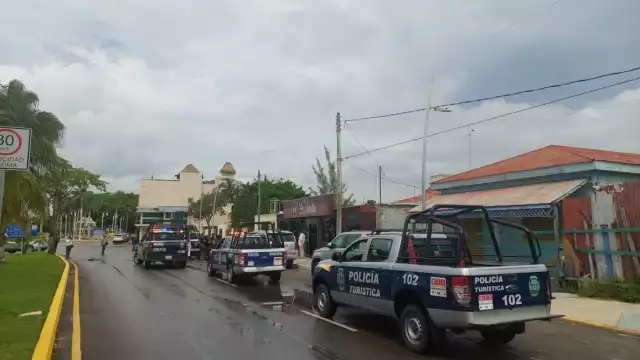 Un automovilista denunció que los hombres trataron de amedrentarlo con sus pistolas, por lo que temiendo por su seguridad, llamó al 911