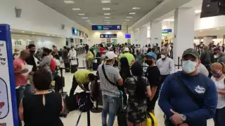 Las actividades al interior de la terminal aérea registraron un importante movimiento de personal